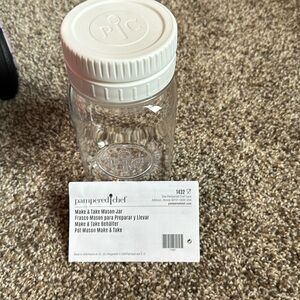 Pampered chef make and take plastic jar with lid new